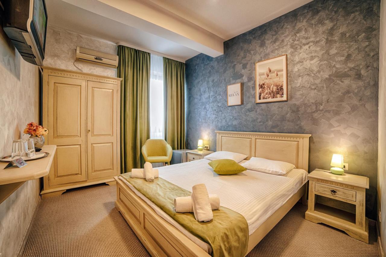 Casa Vatra Radauti Hostel ภายนอก รูปภาพ