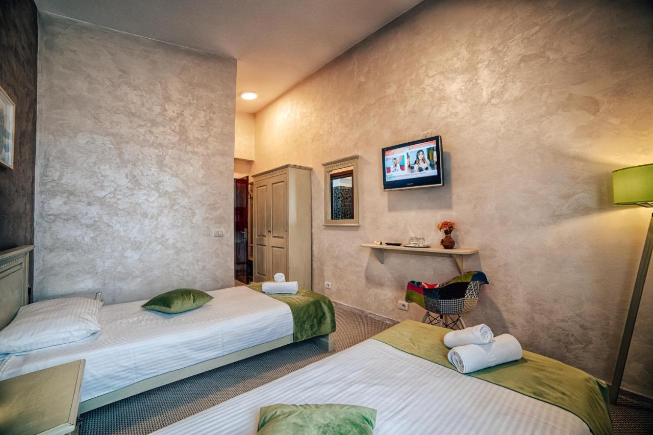 Casa Vatra Radauti Hostel ภายนอก รูปภาพ