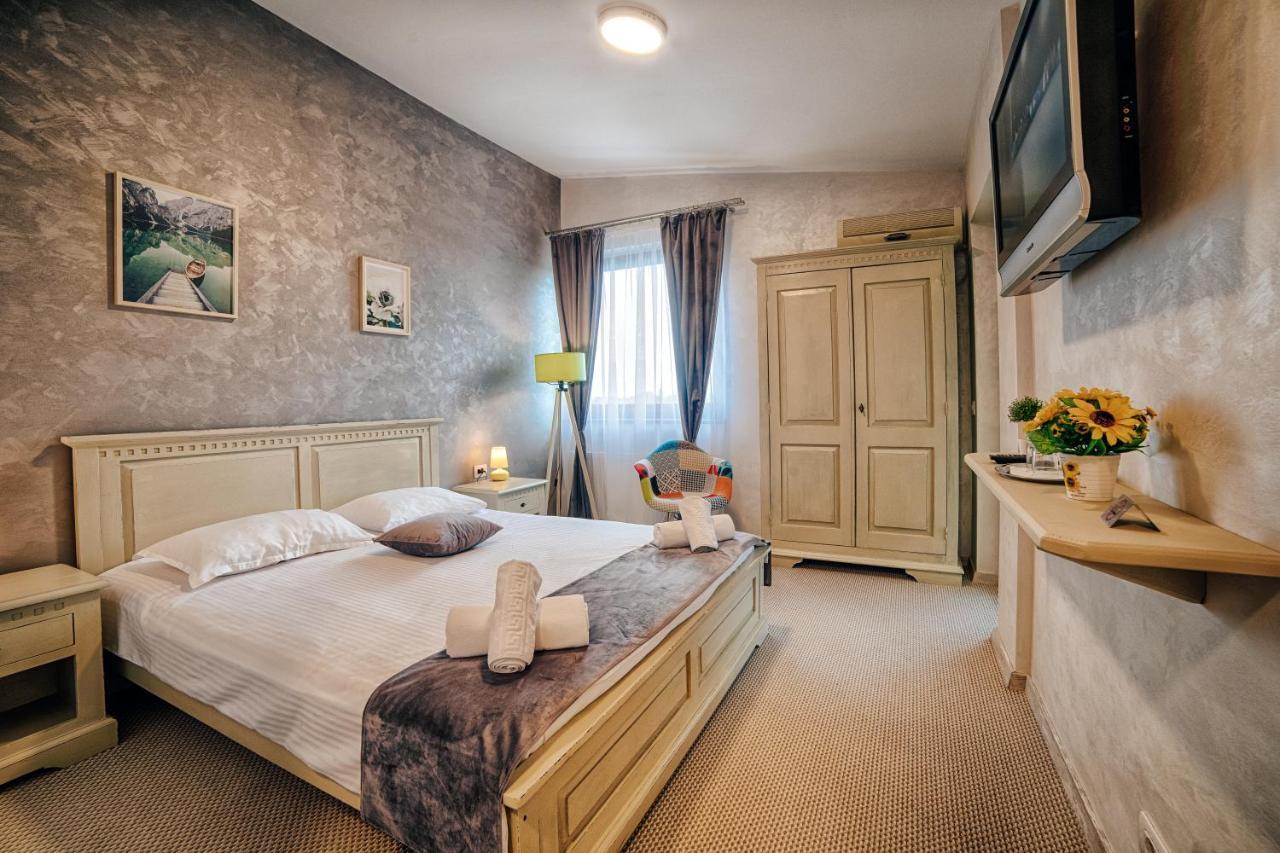 Casa Vatra Radauti Hostel ภายนอก รูปภาพ