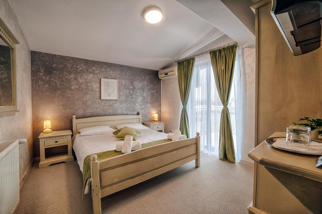 Casa Vatra Radauti Hostel ภายนอก รูปภาพ